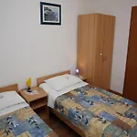 M&r Spadina Apartamento *