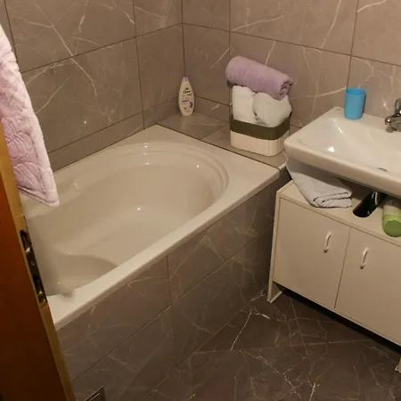 M&r Spadina Apartment Vodice