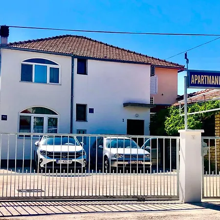 M&r Spadina Apartment Vodice