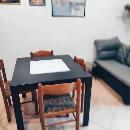 M&r Spadina Apartment *