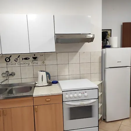 M&r Spadina Apartment