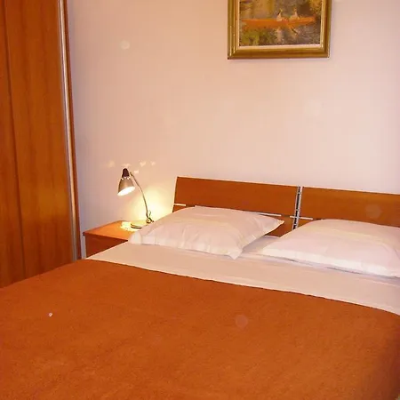 M&r Spadina Apartament