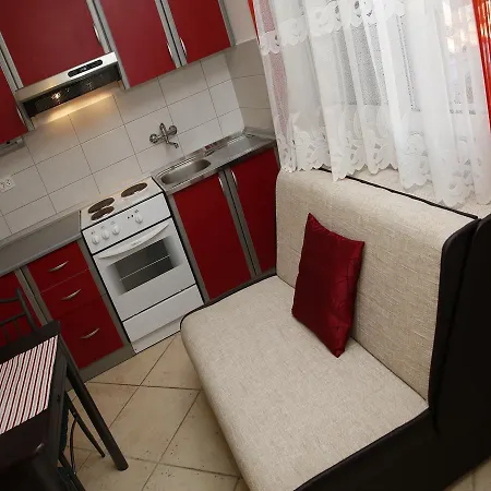 M&r Spadina Apartament *