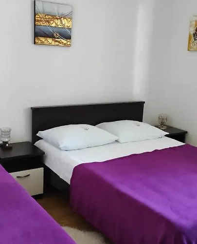 M&r Spadina * Vodice