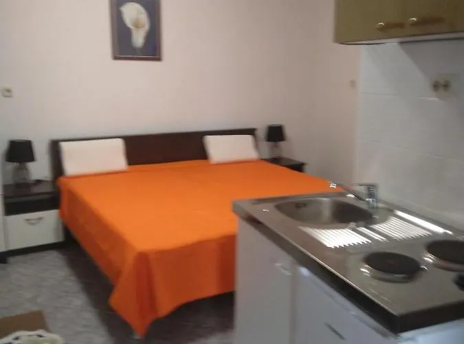 M&r Spadina * Vodice