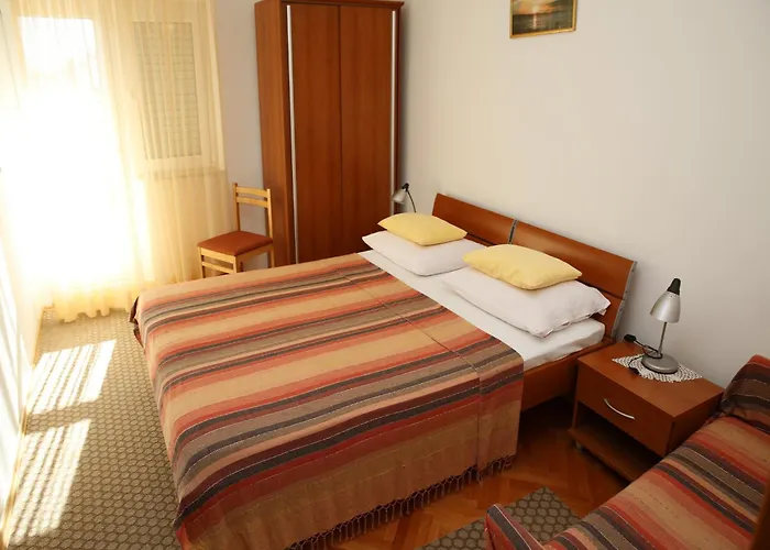 M&r Spadina * Vodice